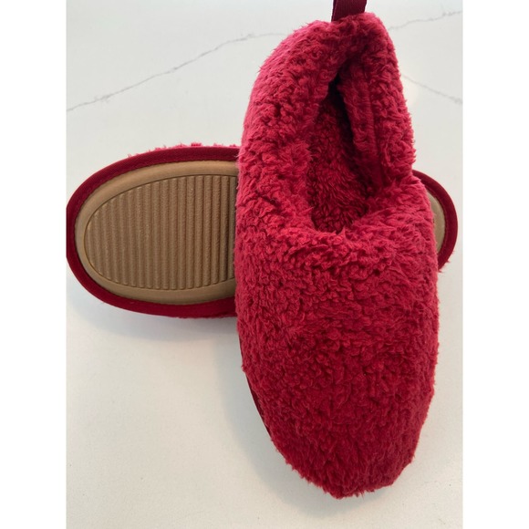 "Sonoma Red Fuzzy Slippers - Comfort Cushion, Size Medium (7-8)" - Picture 1 of 6